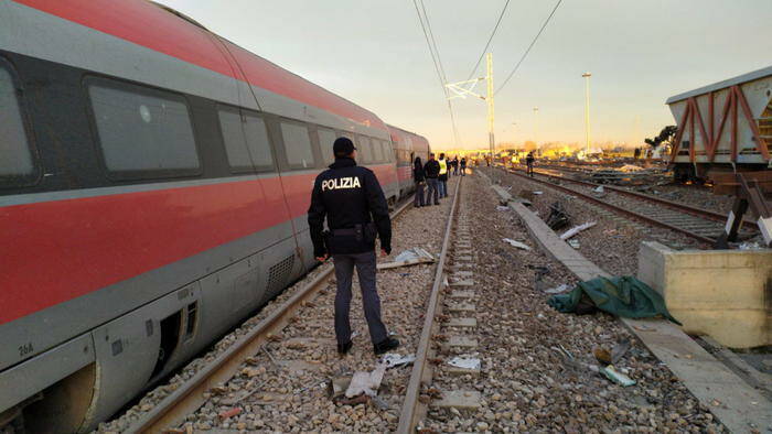 Deragliamento treno muore macchinista calabrese