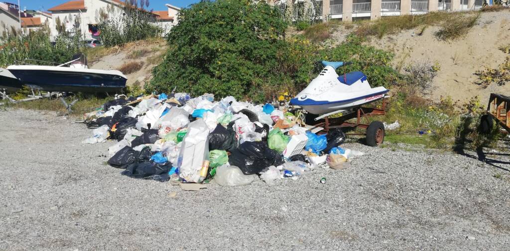 Discarica a cielo aperto lido