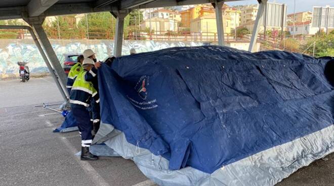 Tenda Pretriage Viale Crotone