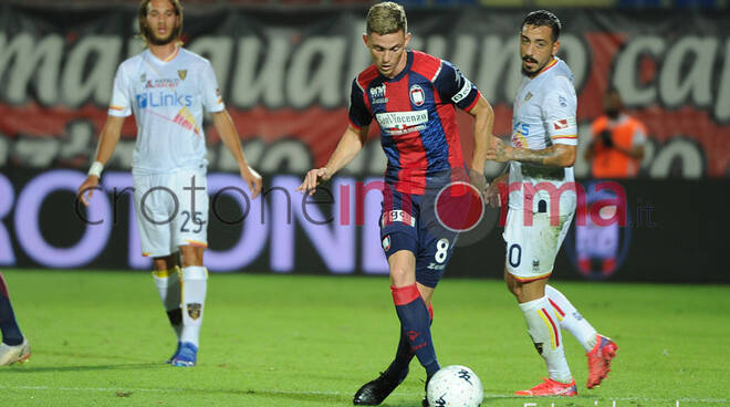 Crotone vs Lecce serie BKT