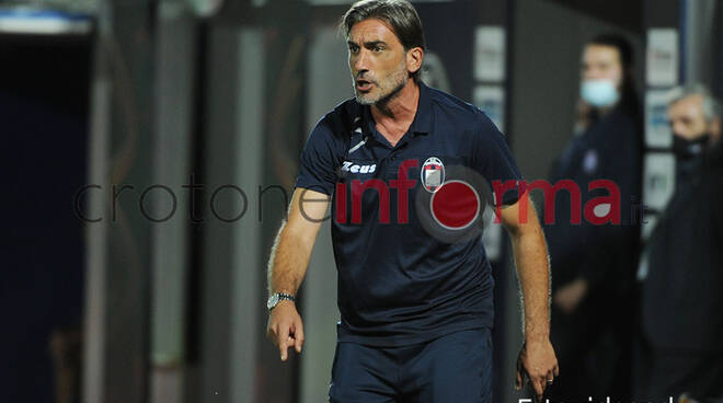 Crotone vs Lecce serie BKT