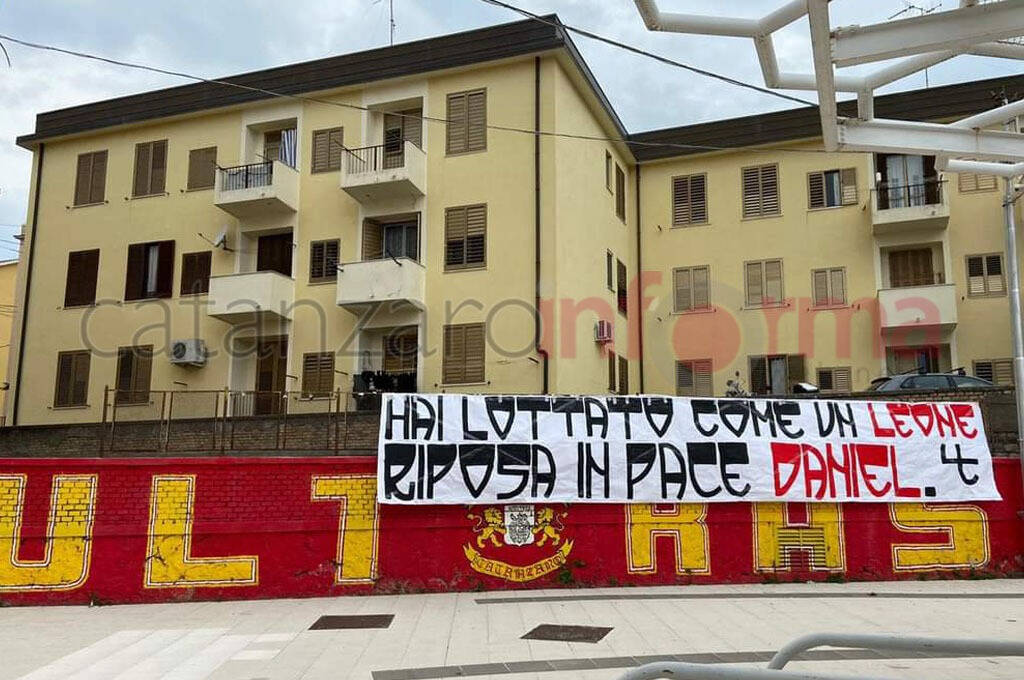 Striscione per Daniel Leone