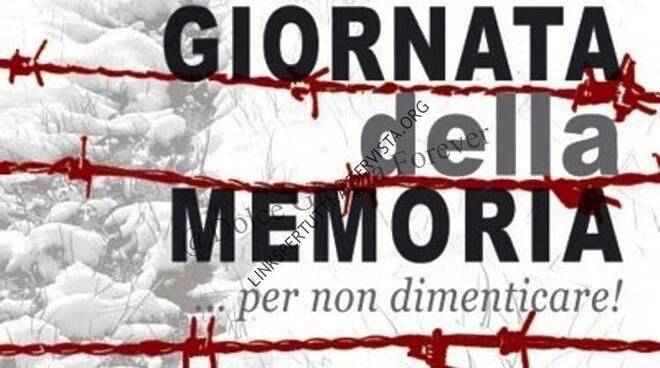 La scuola media “A.Frank” di Crotone ha scelto di ricordare lo sterminio ebraico attraverso la piccola manifestazione “PER NON DIMENTICARE”