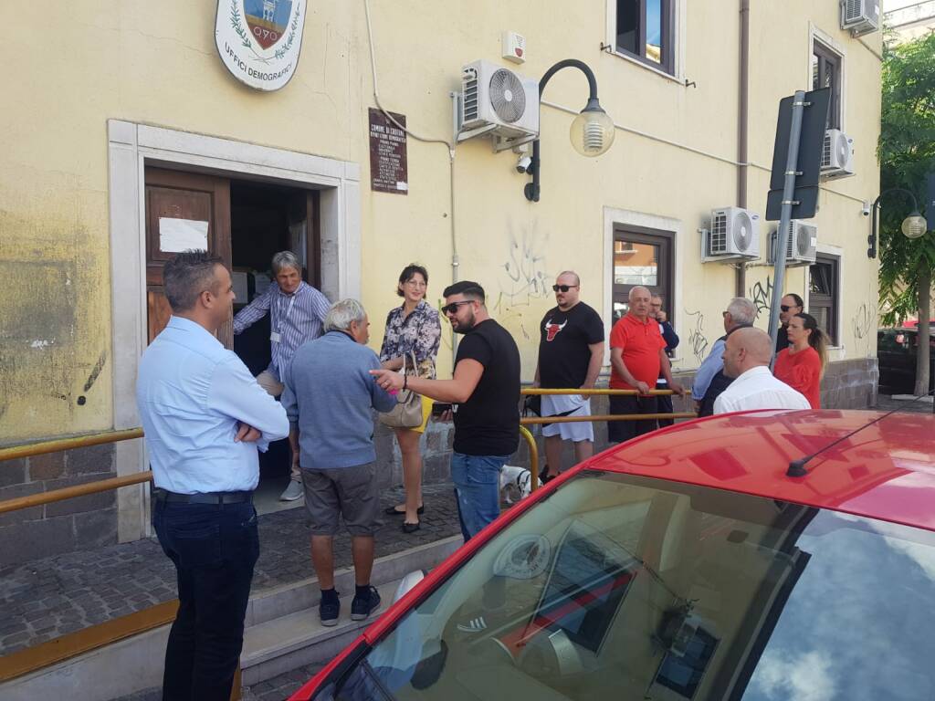 fila per tessera elettorale crotone