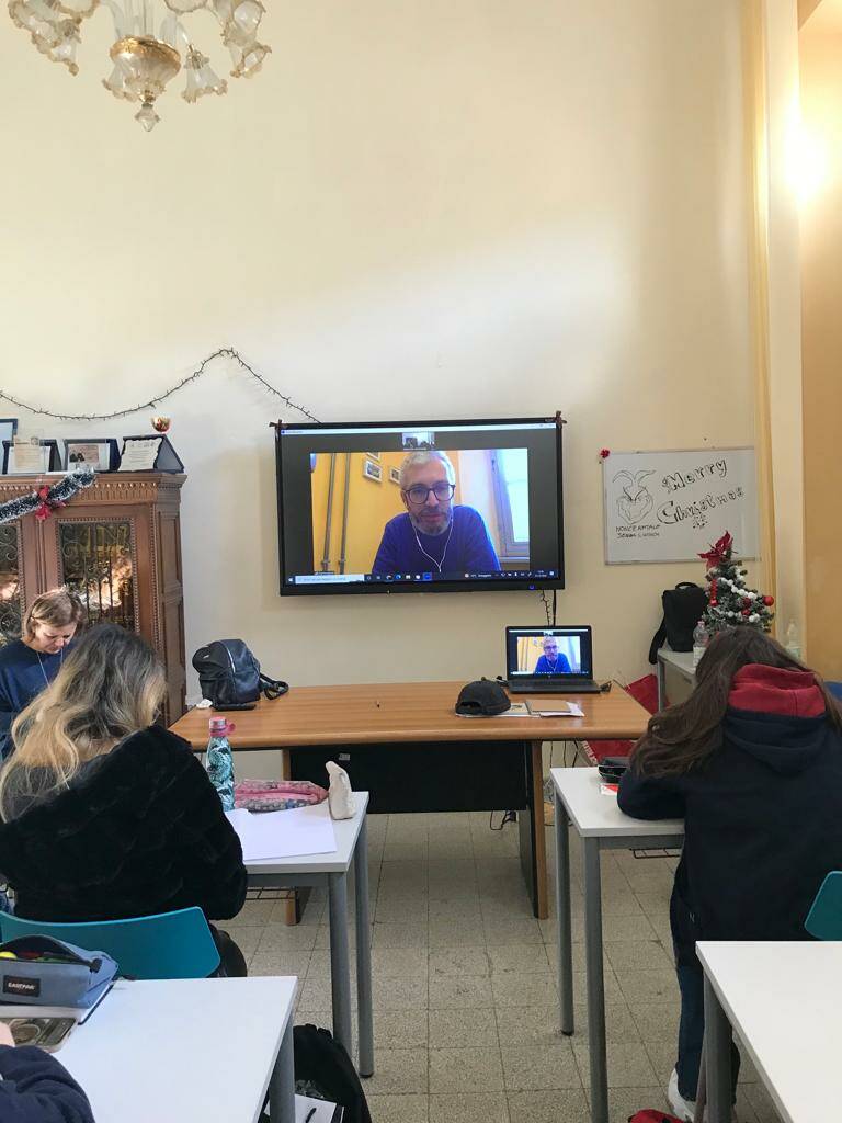 Gli studenti del Pitagora incontrano lo scrittore Maurizio Amendola 