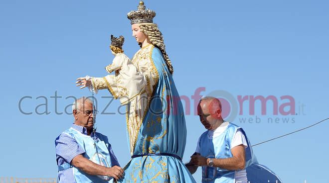Santa Maria di Porto Salvo la processione in mare