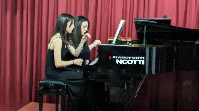 Rebecca Ventrella e Annamaria Fortunato: quattro mani su un pianoforte